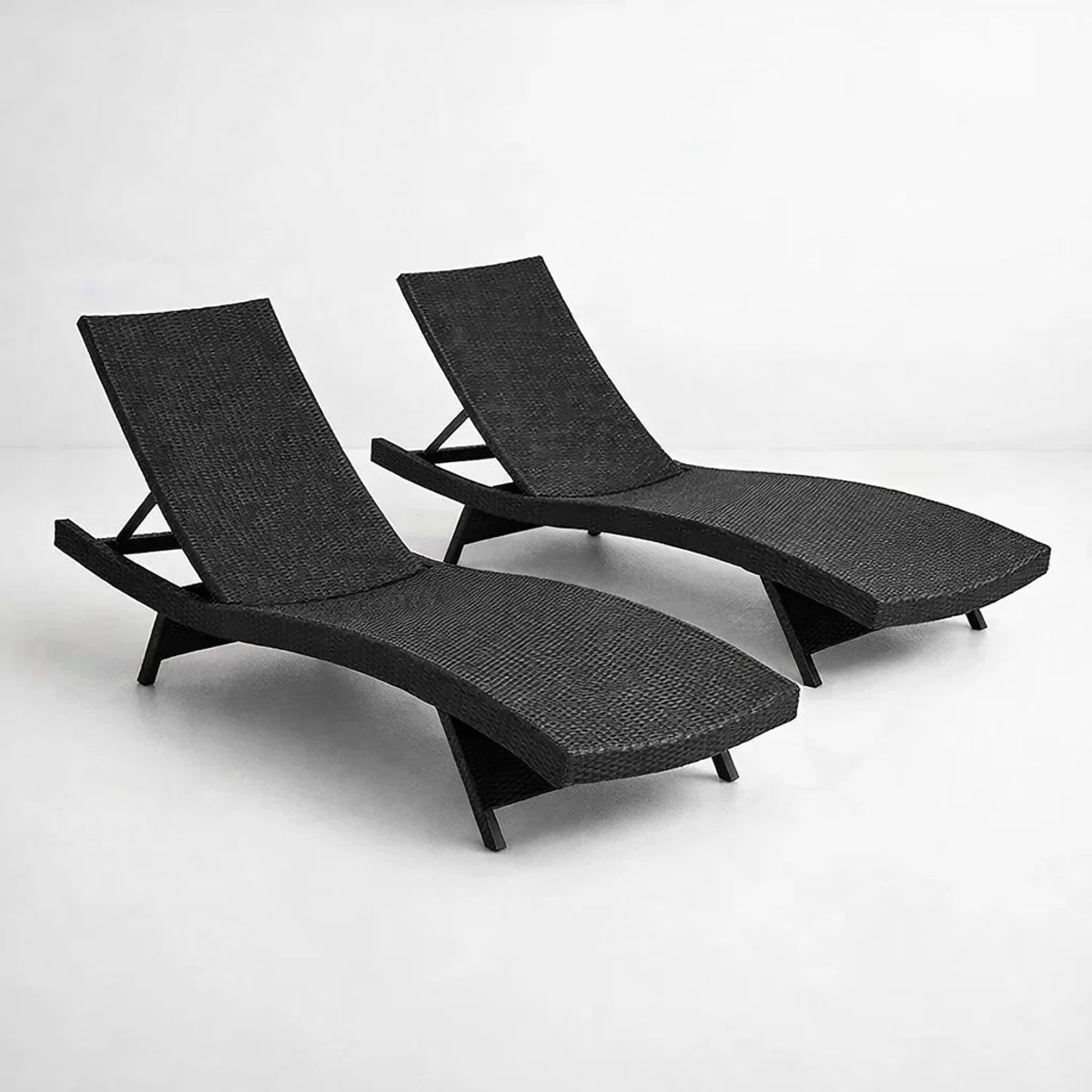 Pack de 2 Reposeras Moderna para Terraza o Piscina en Ratán, marca KLIK - Foto Principal
