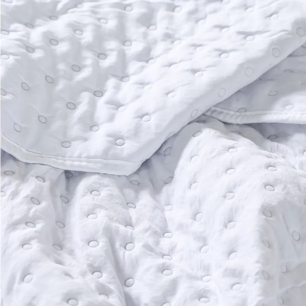 AMERICAN FAMILY - Quilt 2 Plazas Cannon Dots Heatpress Blanco Premium