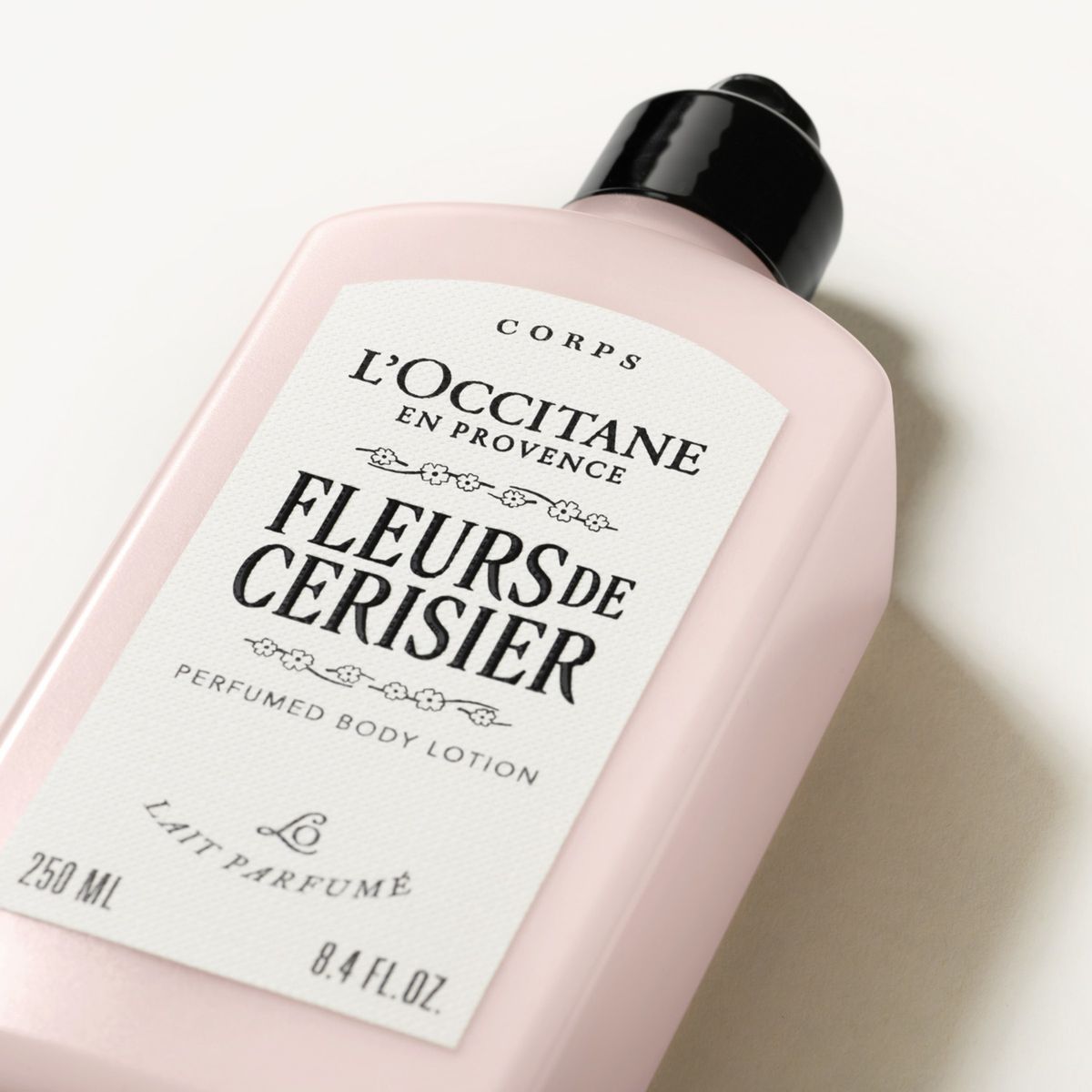 LOCCITANE - Leche de Cuerpo Flerus de Cerisier 250 ml LOCCITANE