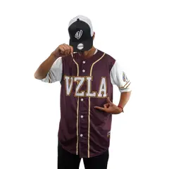 TRIPLE PLAY - Polera de beisbol con botones VZLA Vinotinto