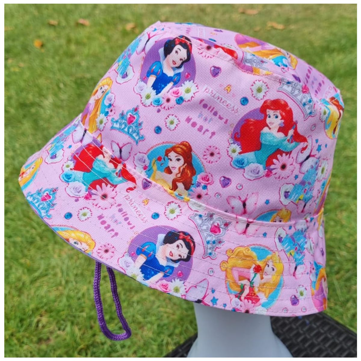 EL ESPACIO DE TOMMY - Gorro infantil Bucket Hat diseño princesas