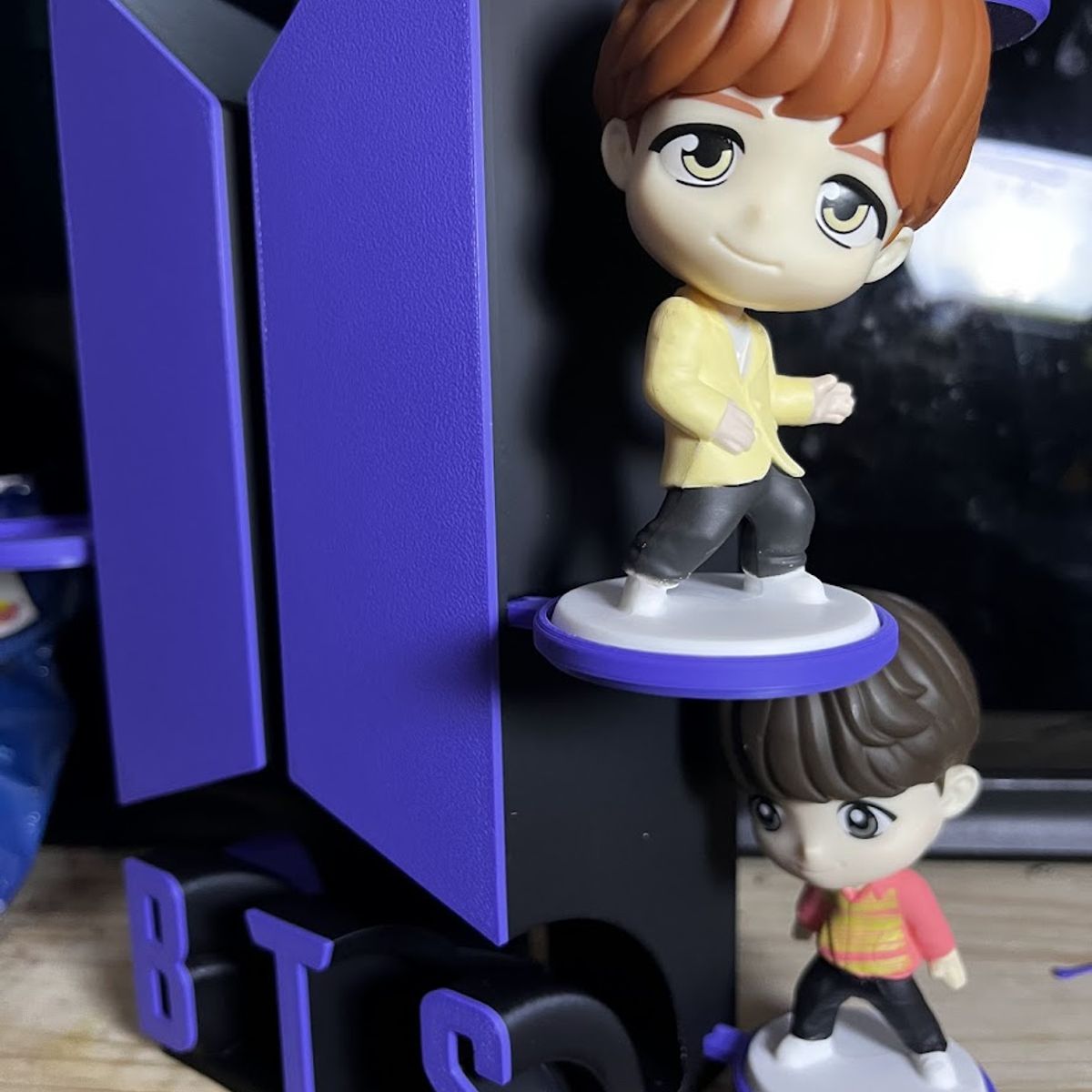 GENERICO - BTS TinyTAN - Stand Figuras