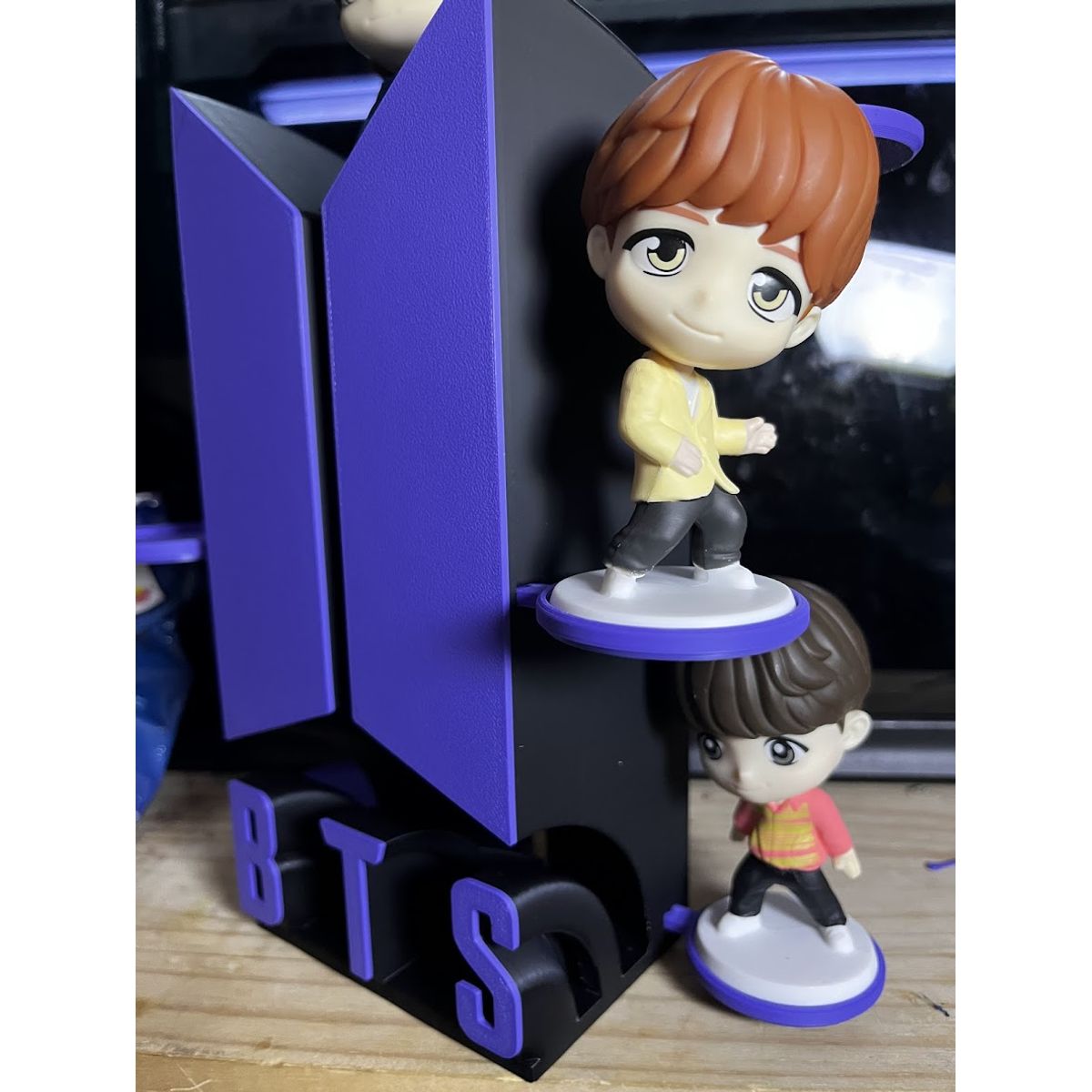 GENERICO - BTS TinyTAN - Stand Figuras