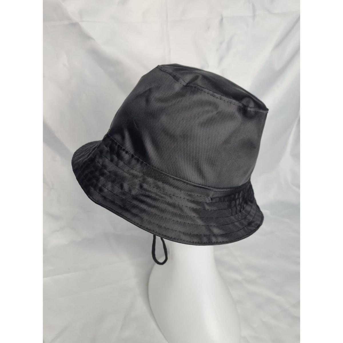 EL ESPACIO DE TOMMY - Gorro infantil Bucket Hat negro