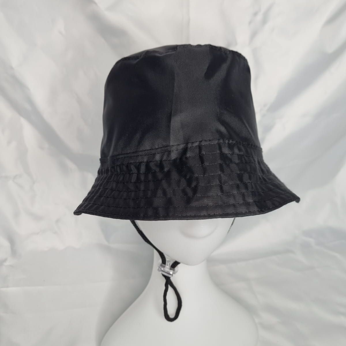 EL ESPACIO DE TOMMY - Gorro infantil Bucket Hat negro