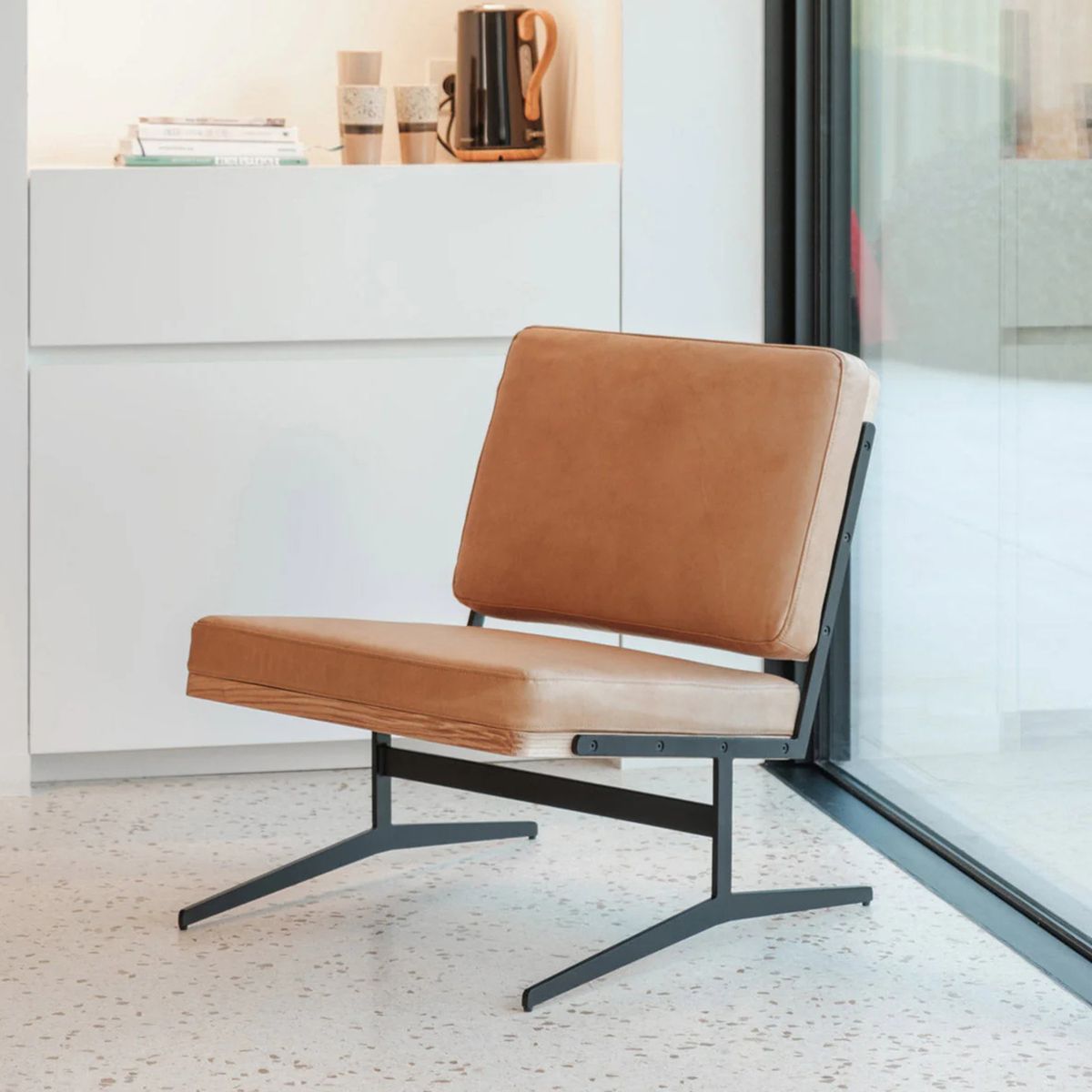 FORM DESIGN - Sitial Cuero Sinatra Café Form