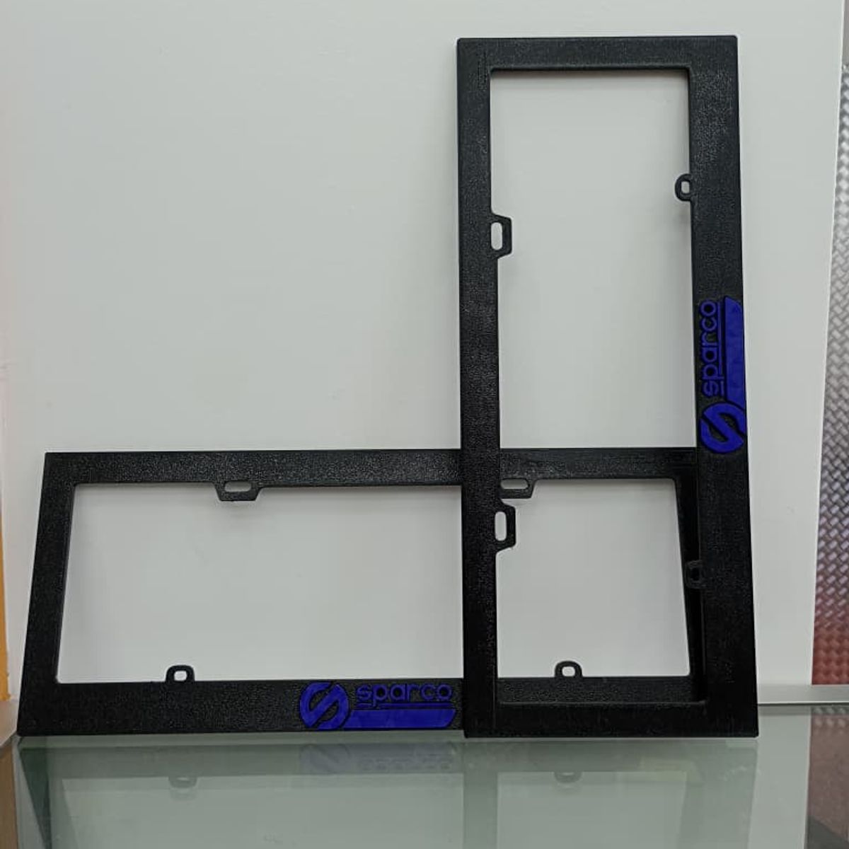 GENERICO - X2 UNIDAD DE PORTA MATRICULA DE PLASTICO MARCO PARA PLACA NEGRO SPARCO LETRA AZUL