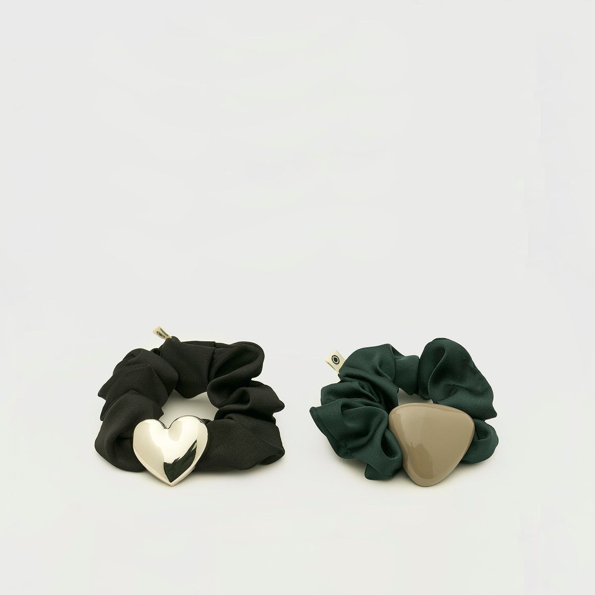 LOUNGE - Set Collets Street Resina Corazón Negro