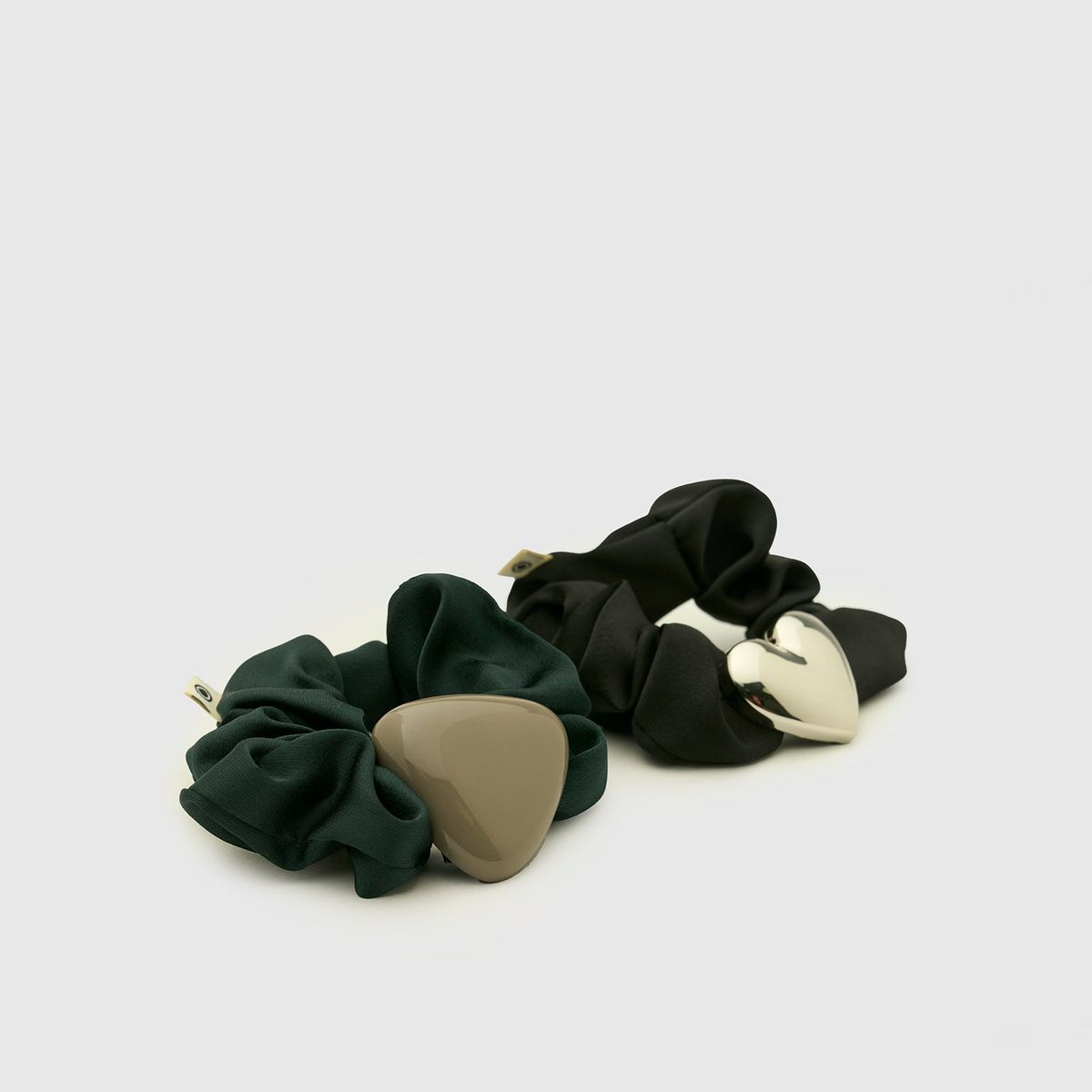 LOUNGE - Set Collets Street Resina Corazón Negro