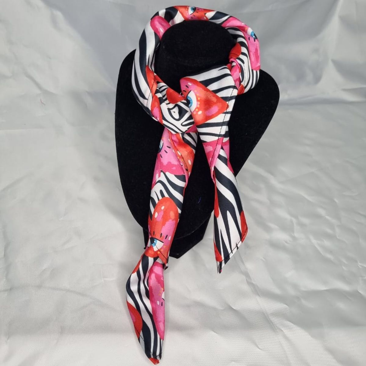 EL ESPACIO DE TOMMY - Pañuelo cuello Satín piel de ángel corazones