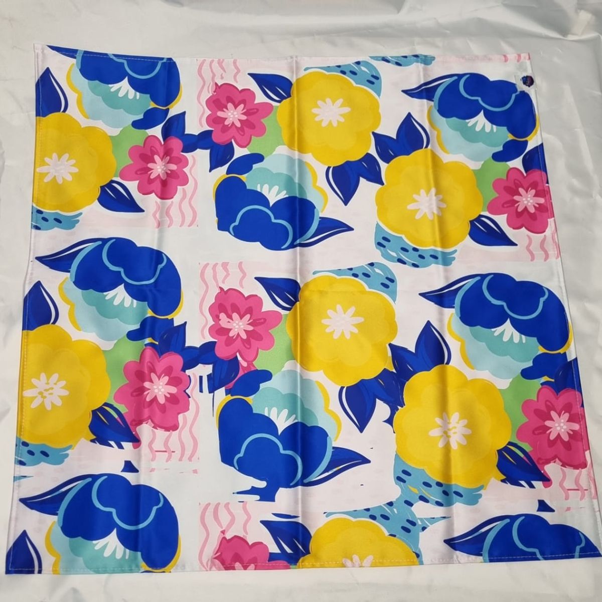 EL ESPACIO DE TOMMY - Pañuelo cuello Satín piel de ángel flores