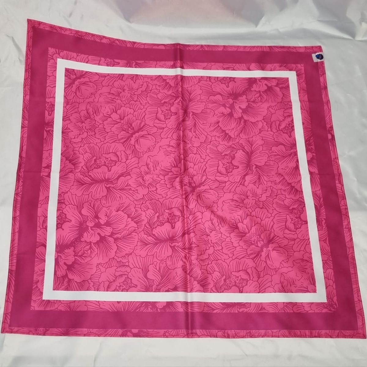 EL ESPACIO DE TOMMY - Pañuelo cuello Satín piel de ángel fucsia