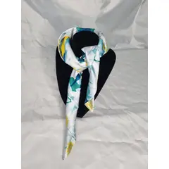 EL ESPACIO DE TOMMY - Pañuelo cuello Satín piel de ángel flores blancas