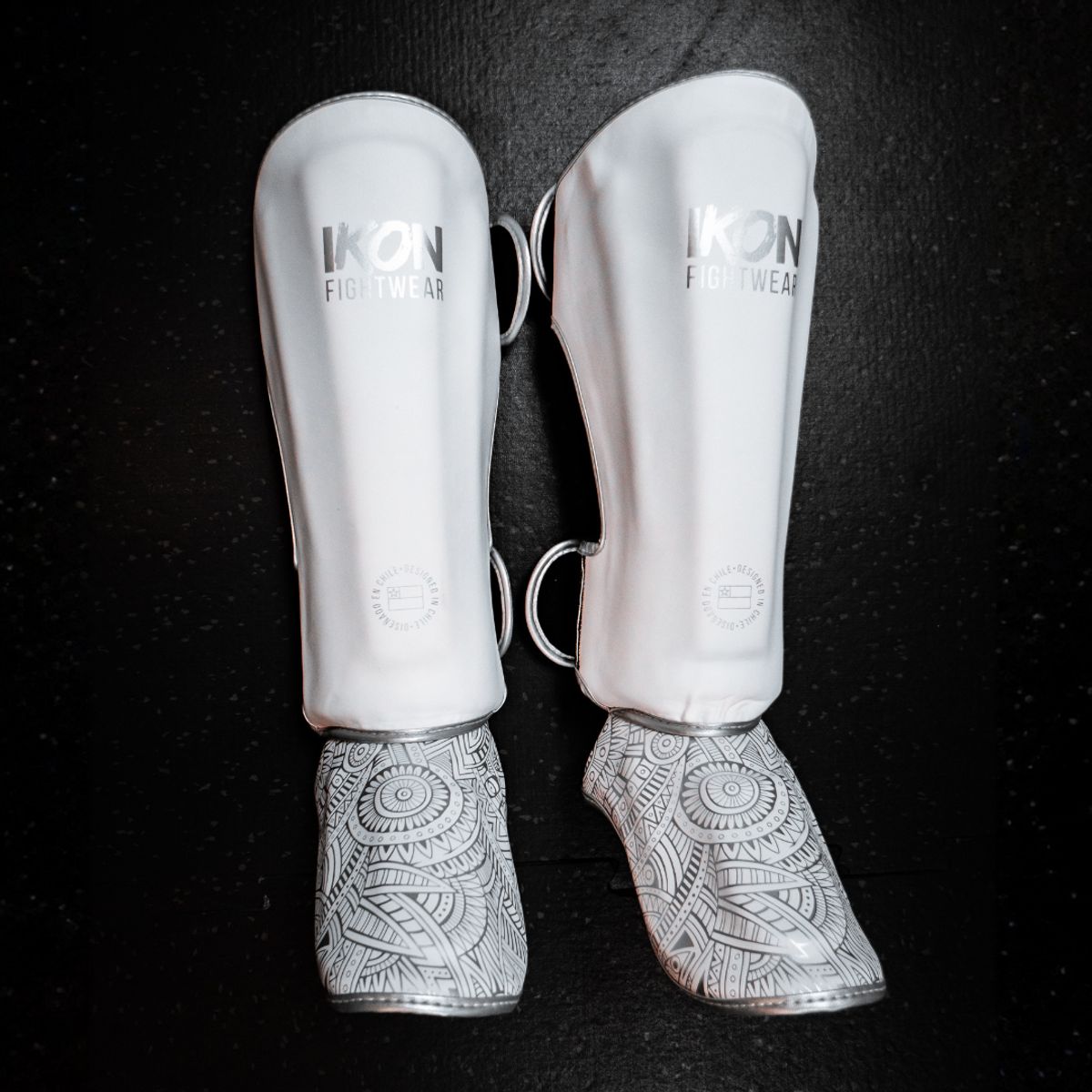 IKON - Canilleras Kickboxing Blancas Ikon Fightwear