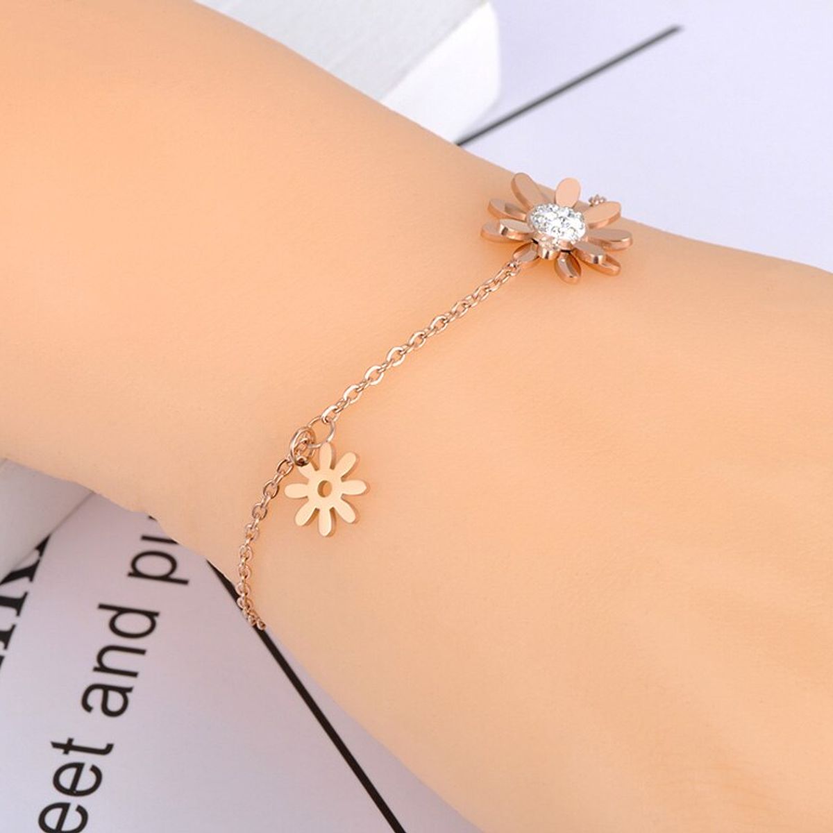 LUXURYJOYAS - Pulsera Flores Margaritas Doble Baño Oro Rosa 18k LUXURYJOYAS