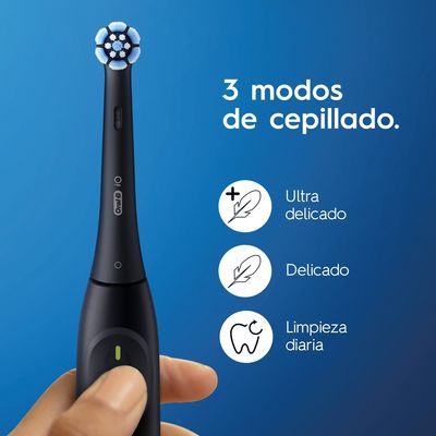 Imagen 2 del producto Cepillo de Dientes Eléctrico Oral-B iO2 1 Mango + Cabezal