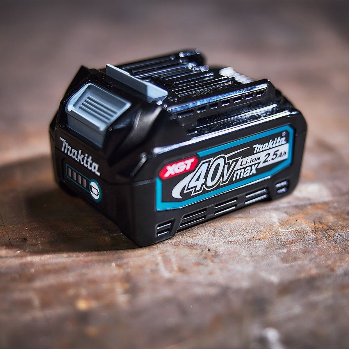 MAKITA - Grupo Alimentador 40 Volts 2.5 Ah Bl4025 Makita 632N82-4