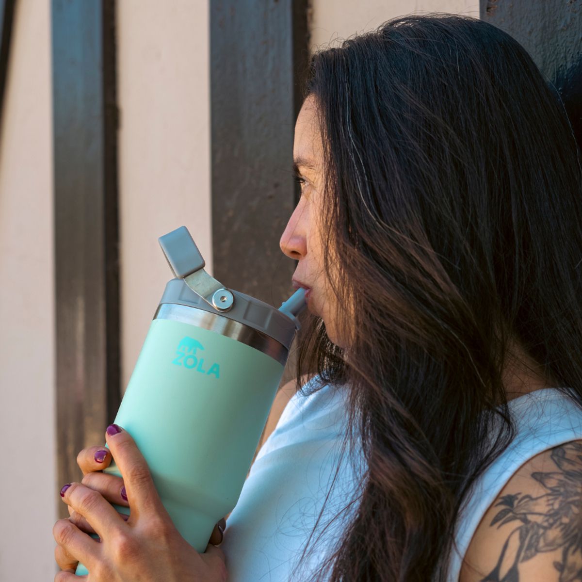 ZOLA OUTDOORS - Termo Botella Termica Mango Resistente Frio Calor 900ml Zola