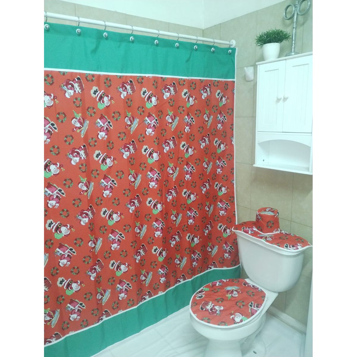 GENTILE - CORTINA Y SET BAÑO NAVIDAD 4 PIEZAS VERDE PASCUERO ROJO