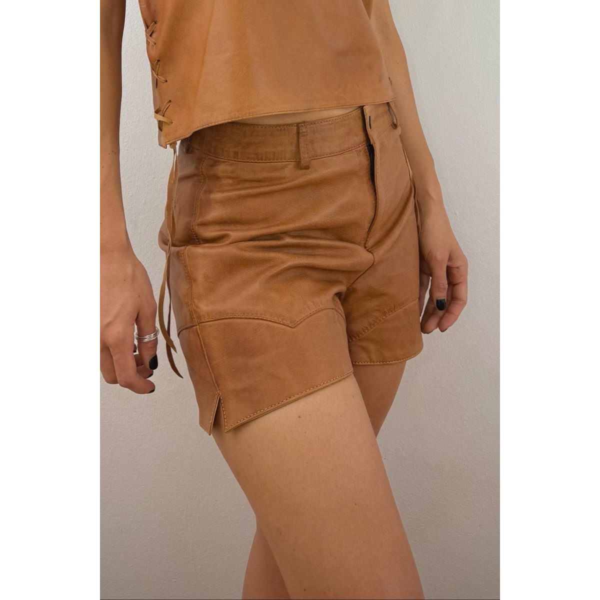 HER - Short de Cuero Camel