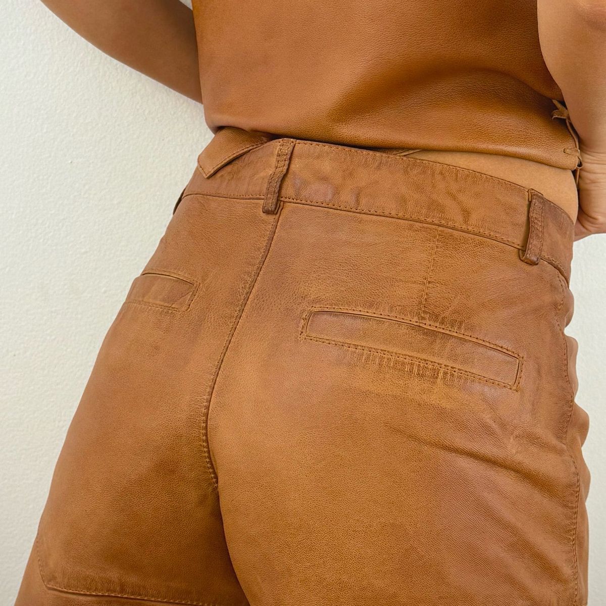 HER - Short de Cuero Camel