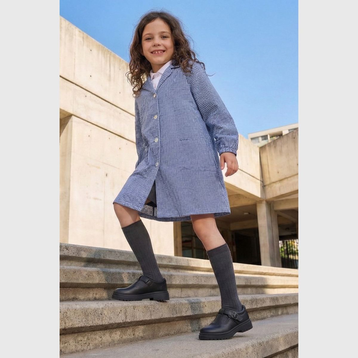 COLLOKY - Delantal Escolar de niña Azul con Botones y Costuras Resistentes