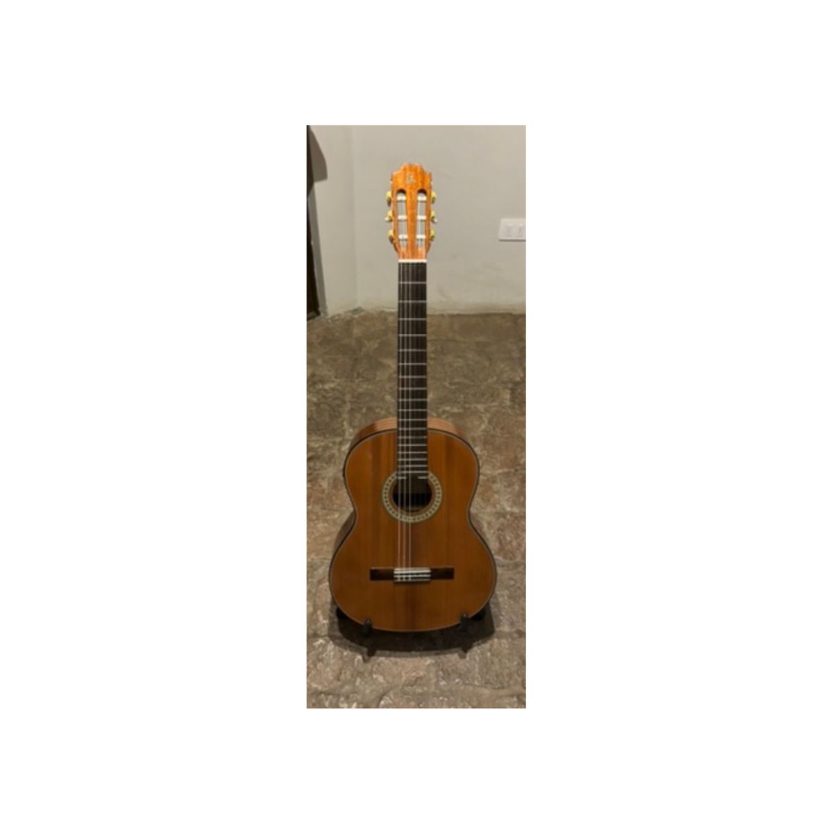 ADMIRA - Guitarra electroacústica Admira A1