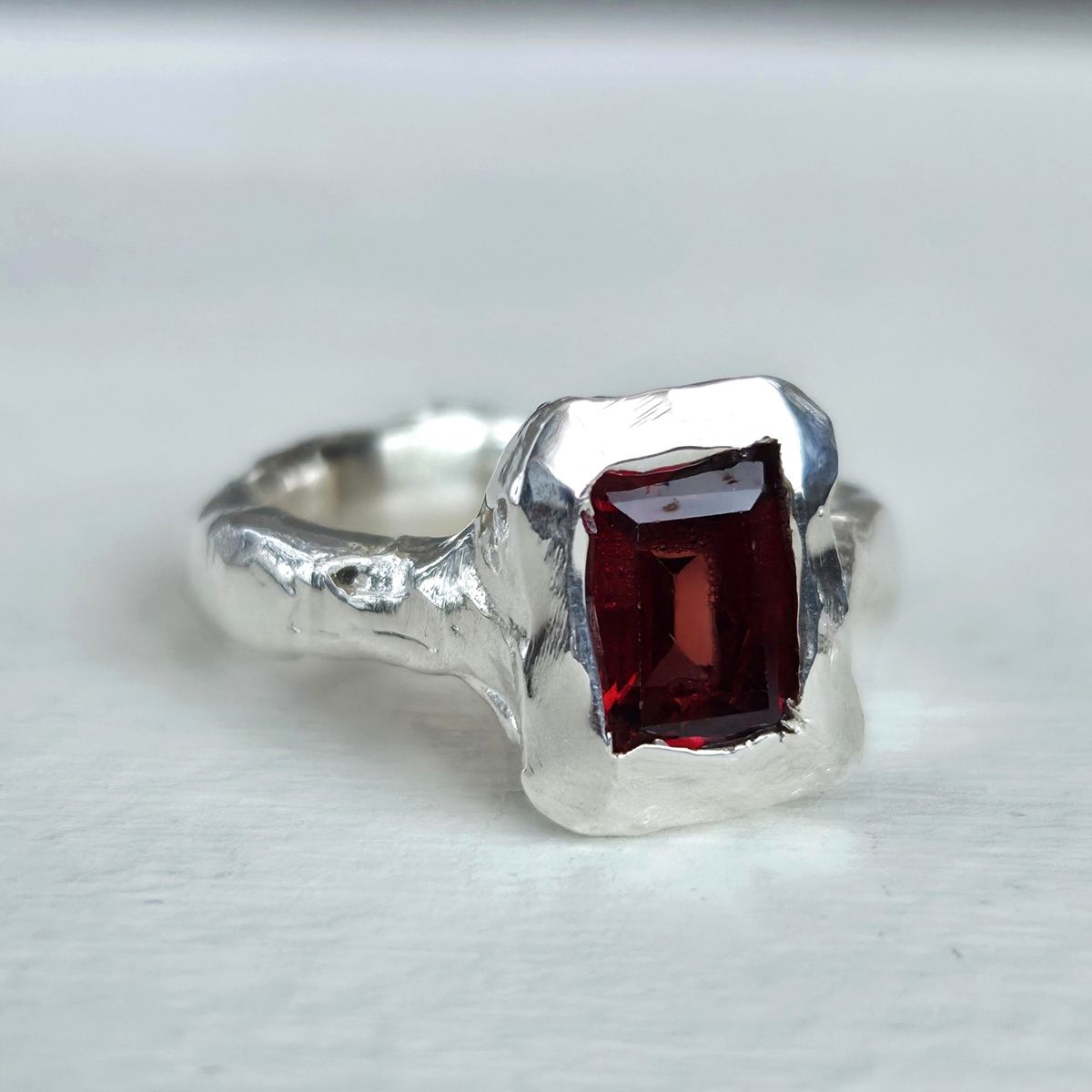 GENERICO - Anillo Plata 950 Granate Rectangular Rústico Elegante Hecho a Mano