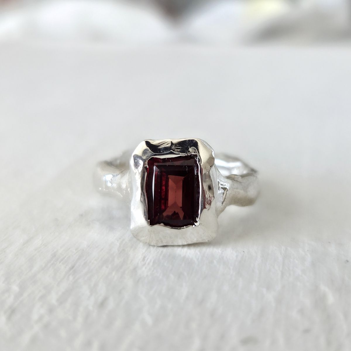 GENERICO - Anillo Plata 950 Granate Rectangular Rústico Elegante Hecho a Mano
