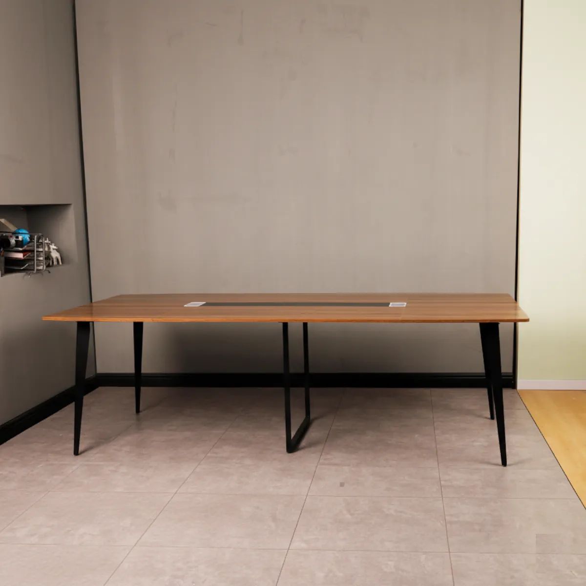 AGUILA - Mesa de Reunión Ejecutiva de 240 cm con Pasacables - Café Nogal