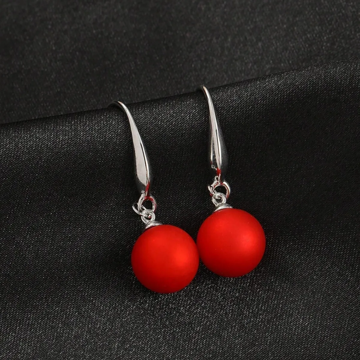 KIRAMA CLOTHING STORE - Pendientes Largos con Perla