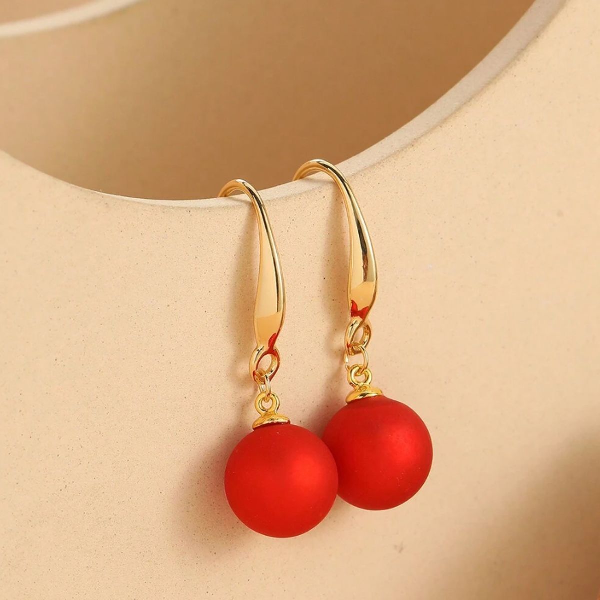 KIRAMA CLOTHING STORE - Pendientes Largos con Perla