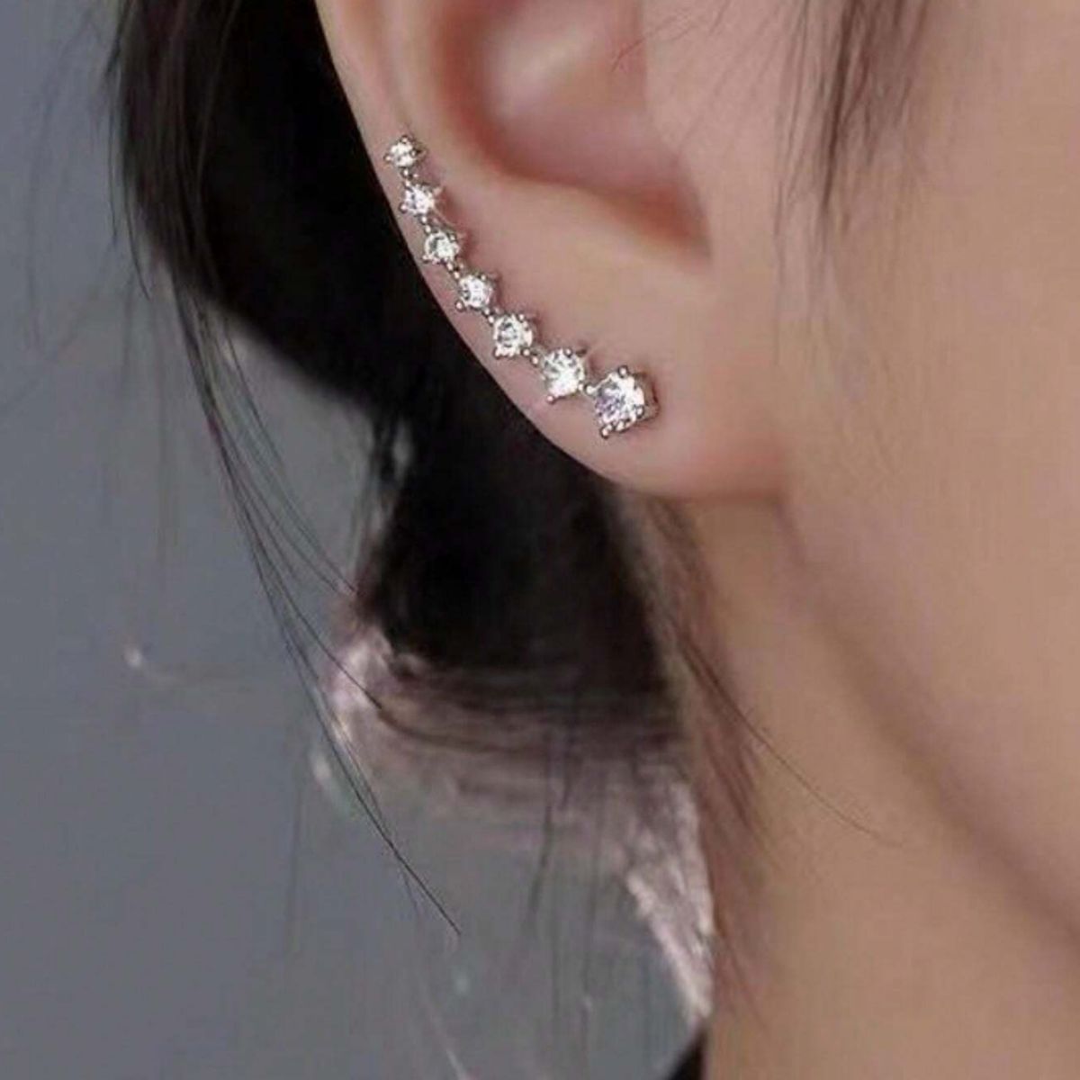 KIRAMA CLOTHING STORE - Pendientes Mariposa Realista