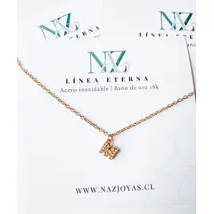 NAZ - Collar baño de oro con inicial M