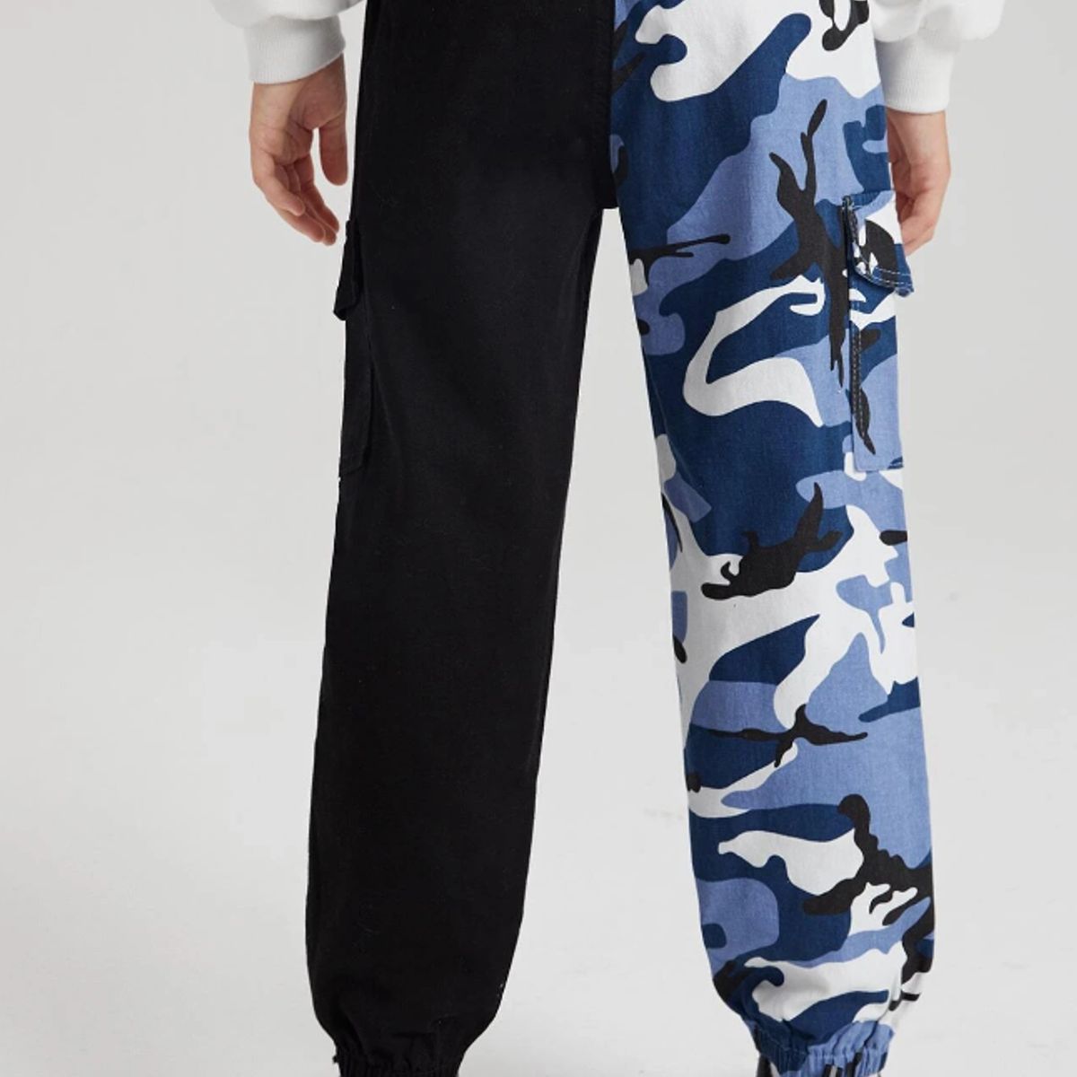 KIRAMA CLOTHING STORE - Joggers Camuflados Asimétricos