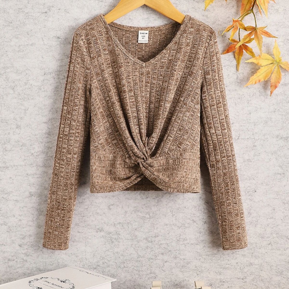 KIRAMA CLOTHING STORE - Top Casual con Nudo Frontal