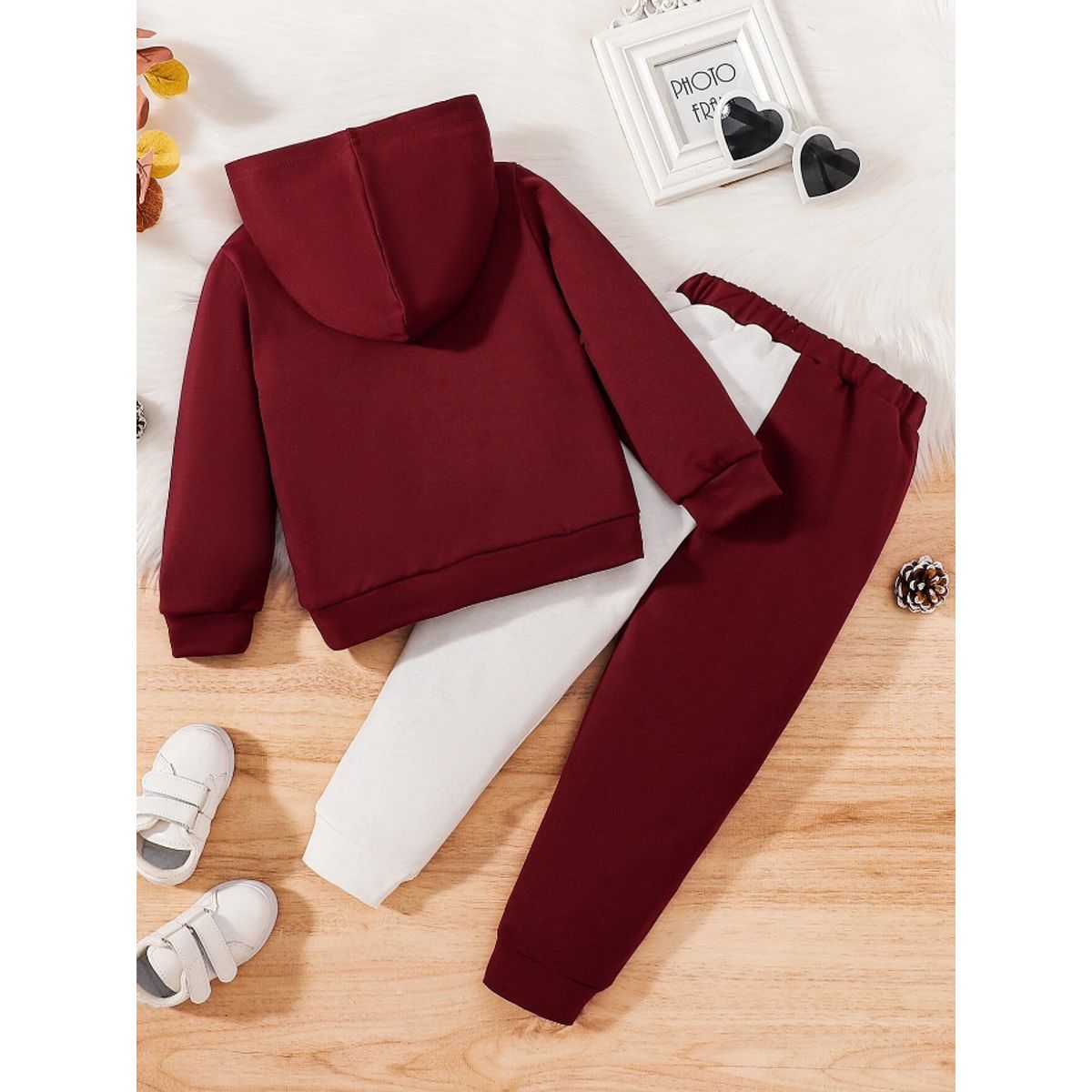 KIRAMA CLOTHING STORE - Conjunto Infantil “LOVE”  Sudadera Crop + Jogger Deportivo