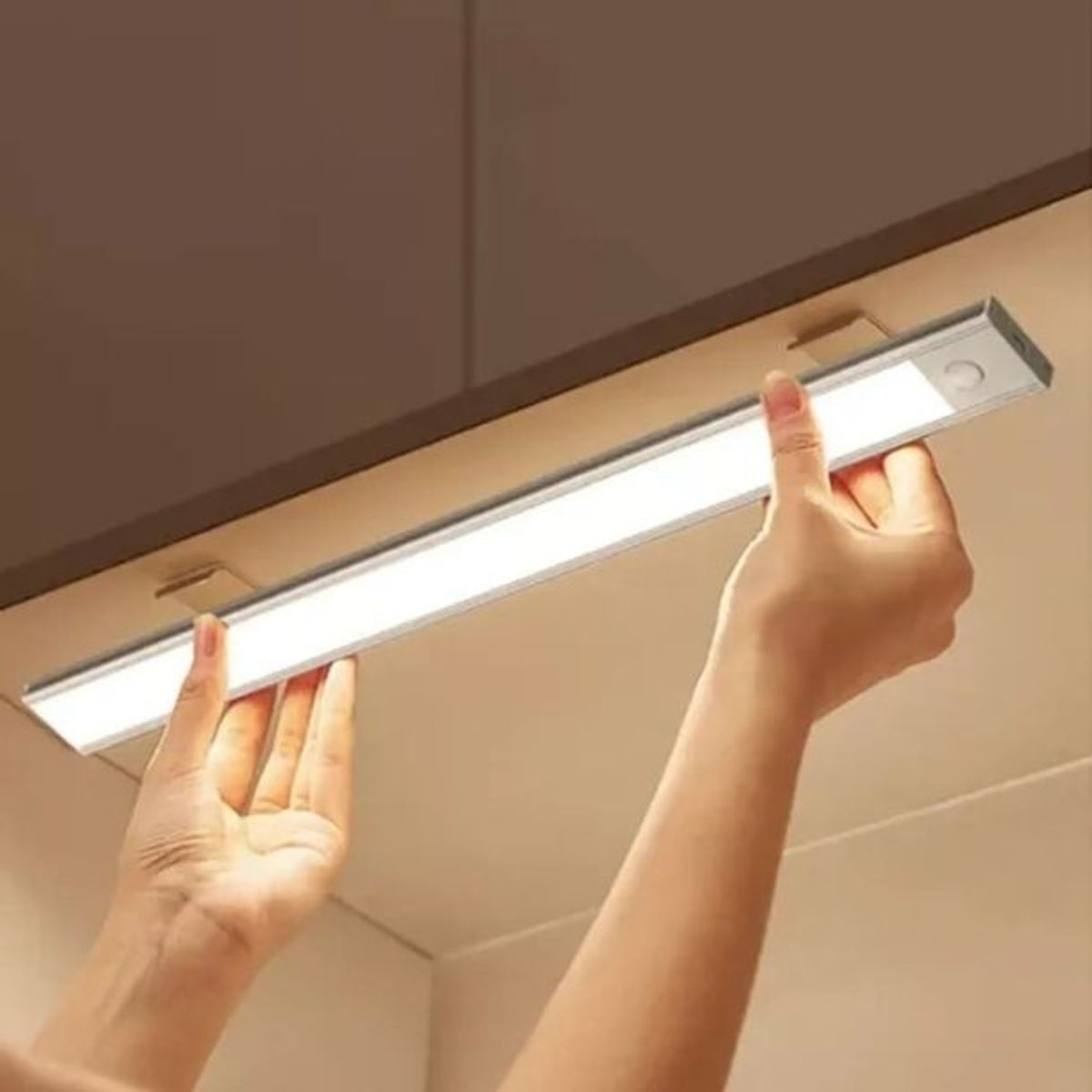 Luz Led Con Sensor Movimiento Barra Closet Baño Cocina 10 Cm, marca GENERICO - Foto 2