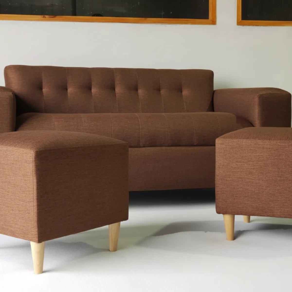 MUEBLES NEW - SOFA DOS CUERPOS MAS DOS PUFF CHOCOLATE LINO