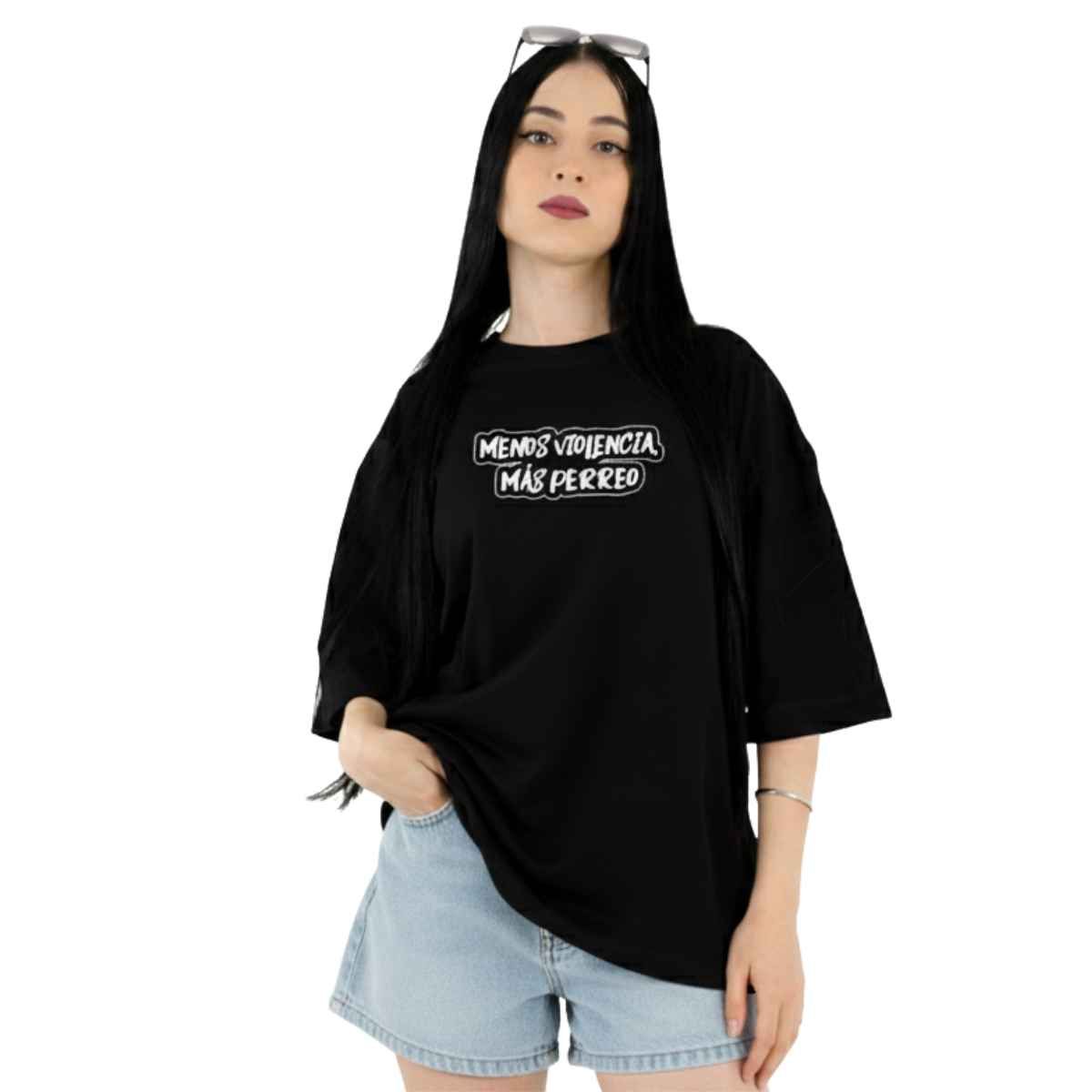 TRIPLE PLAY - Polera Oversize Dama 100% Algodón menos violenca mas perr3o frase