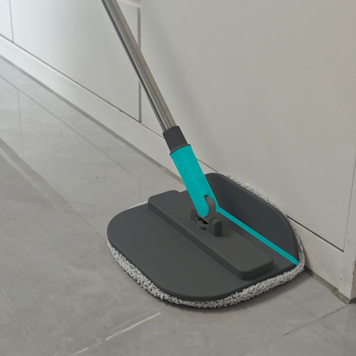 CLYNDER - Set Mopa Cuadrada Giratoria Escurridor Con Repuesto Clynder Kiosclub