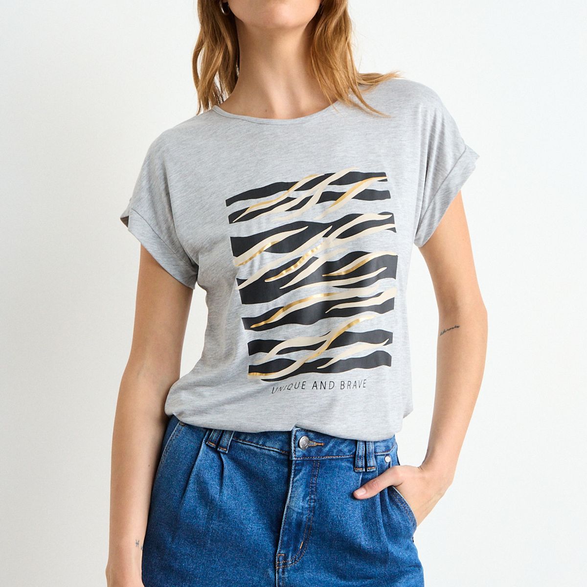 IO - Polera Estampada Mujer Gris Io