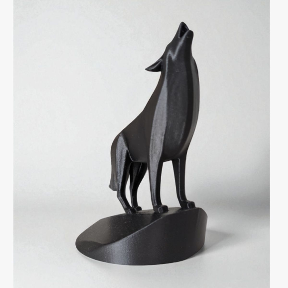 Figura Decoración- Escultura Lobo Aullador, marca GENERICO - Foto Principal