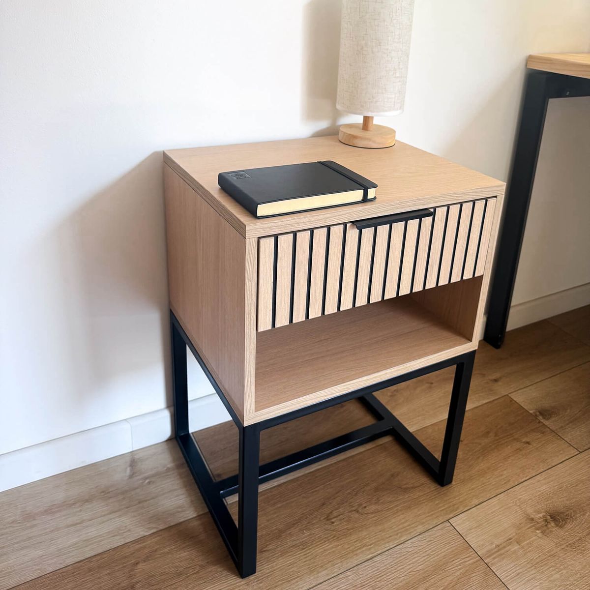 GENERICO - Velador Industrial mesa de noche carvalo listonado