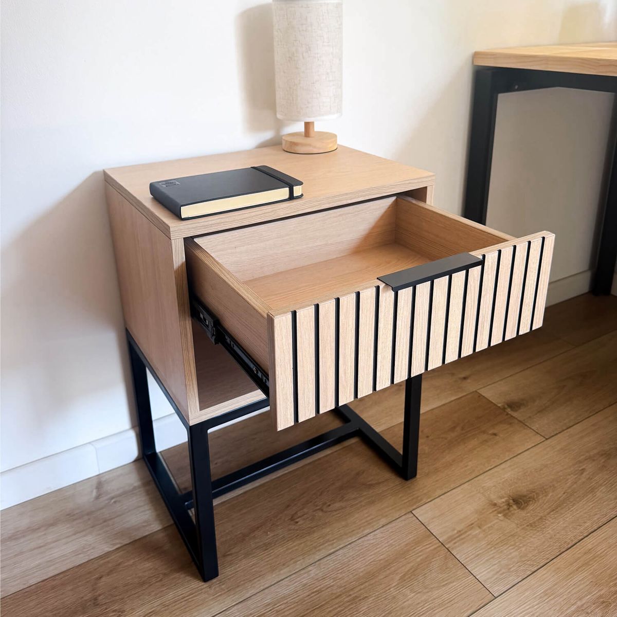 GENERICO - Velador Industrial mesa de noche carvalo listonado