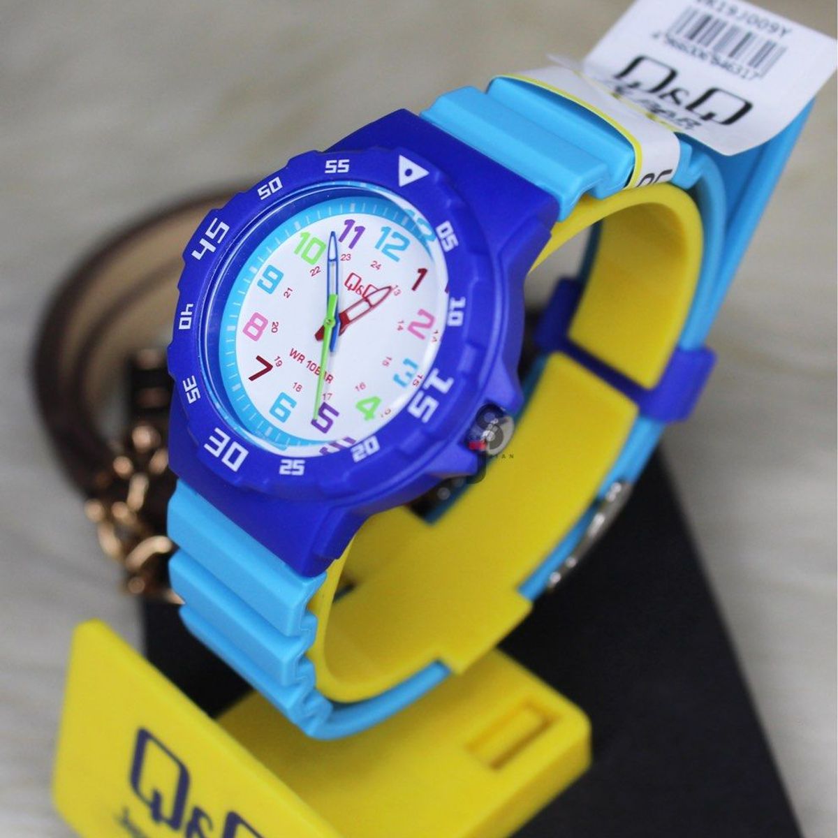 QYQ - RELOJ MARCA QYQ VR19J009Y PARA NIÑO  ANALOGO RESISTENTE AL AGUA
