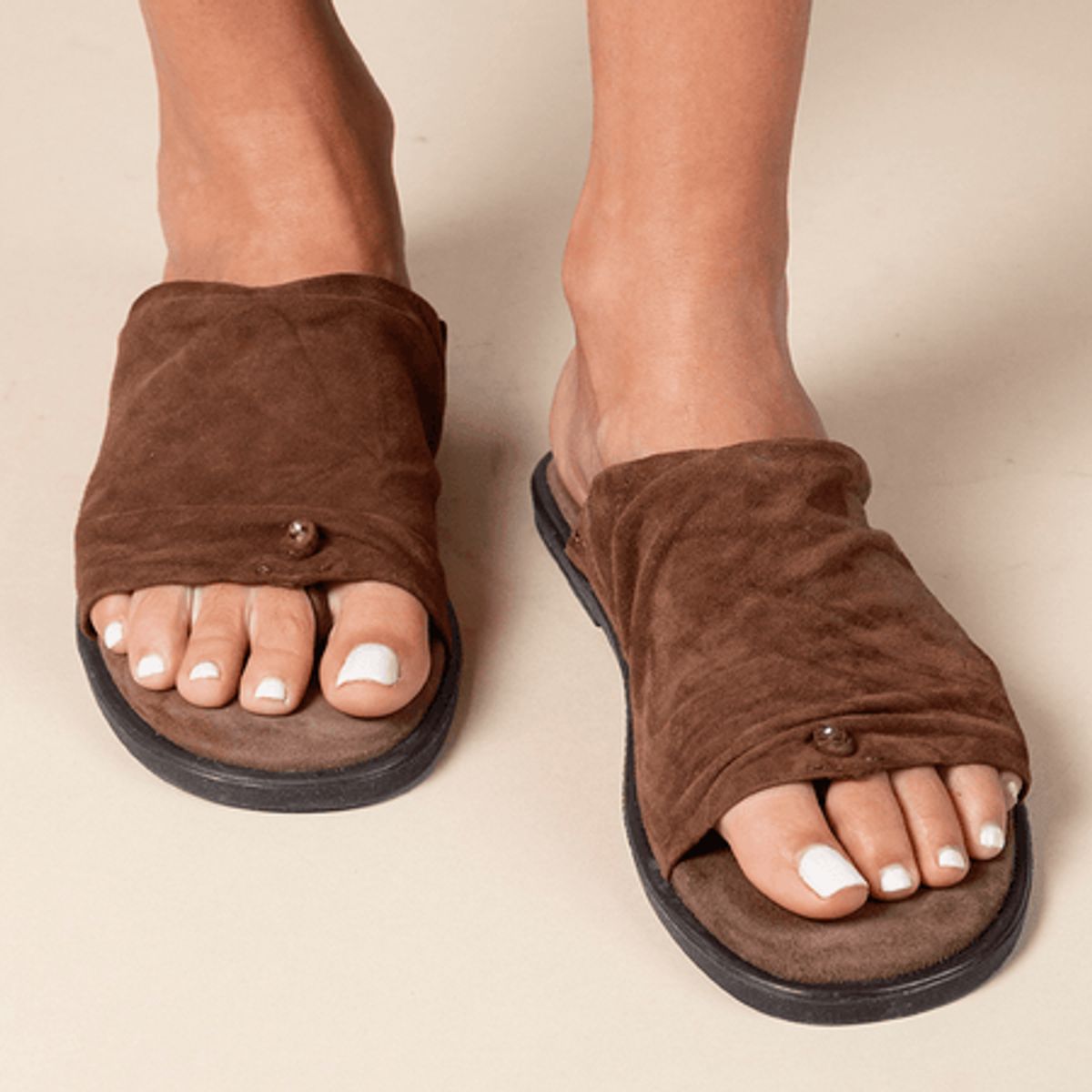 BOR - Sandalia Gamuza Cuarzo Café