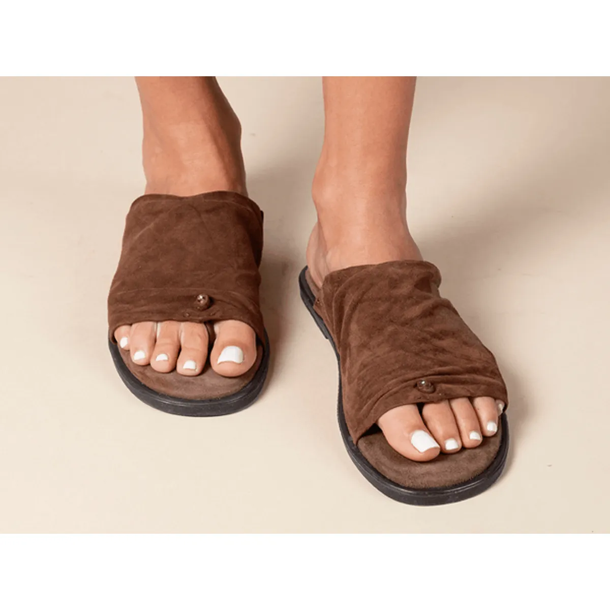 BOR - Sandalia Gamuza Cuarzo Café