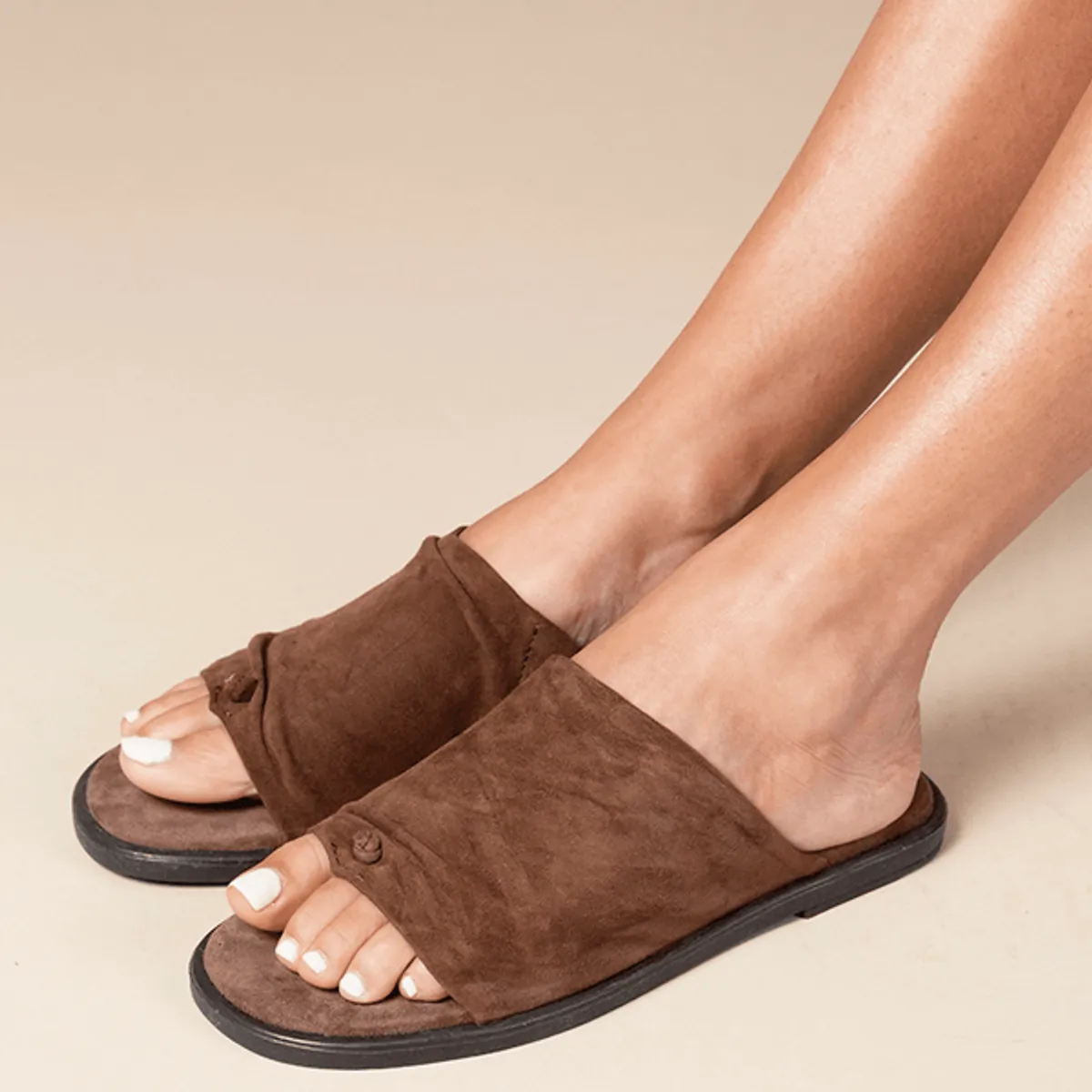 BOR - Sandalia Gamuza Cuarzo Café