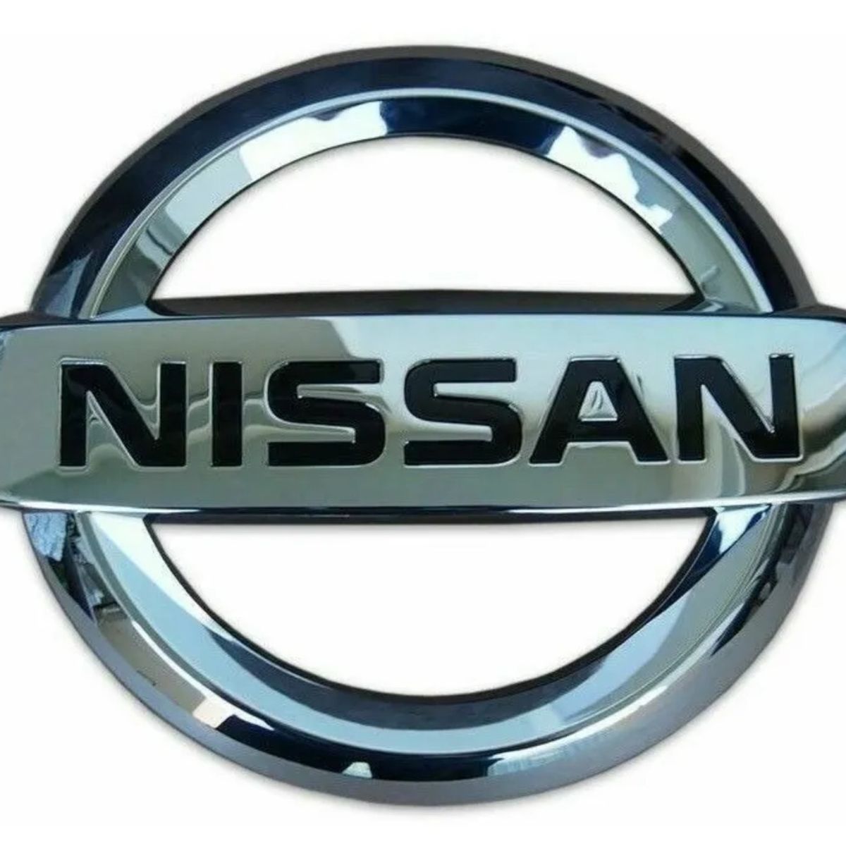 GENERICO - Emblema Insignia para Nissan 80x94mm Con Adhesivo